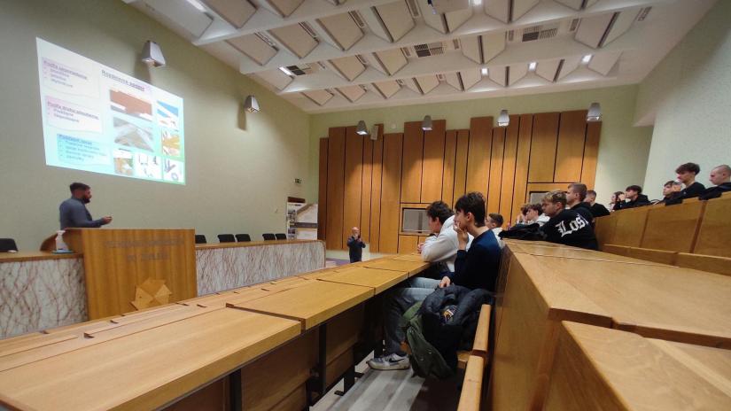 Odborná prednáška pre SOŠ drevárska vo Zvolene - foto