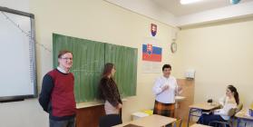 DF sa predstavila študentom gymnázií v Nových Zámkoch a Šuranoch - Prezentovali sme aj študijný program Drevené stavby.